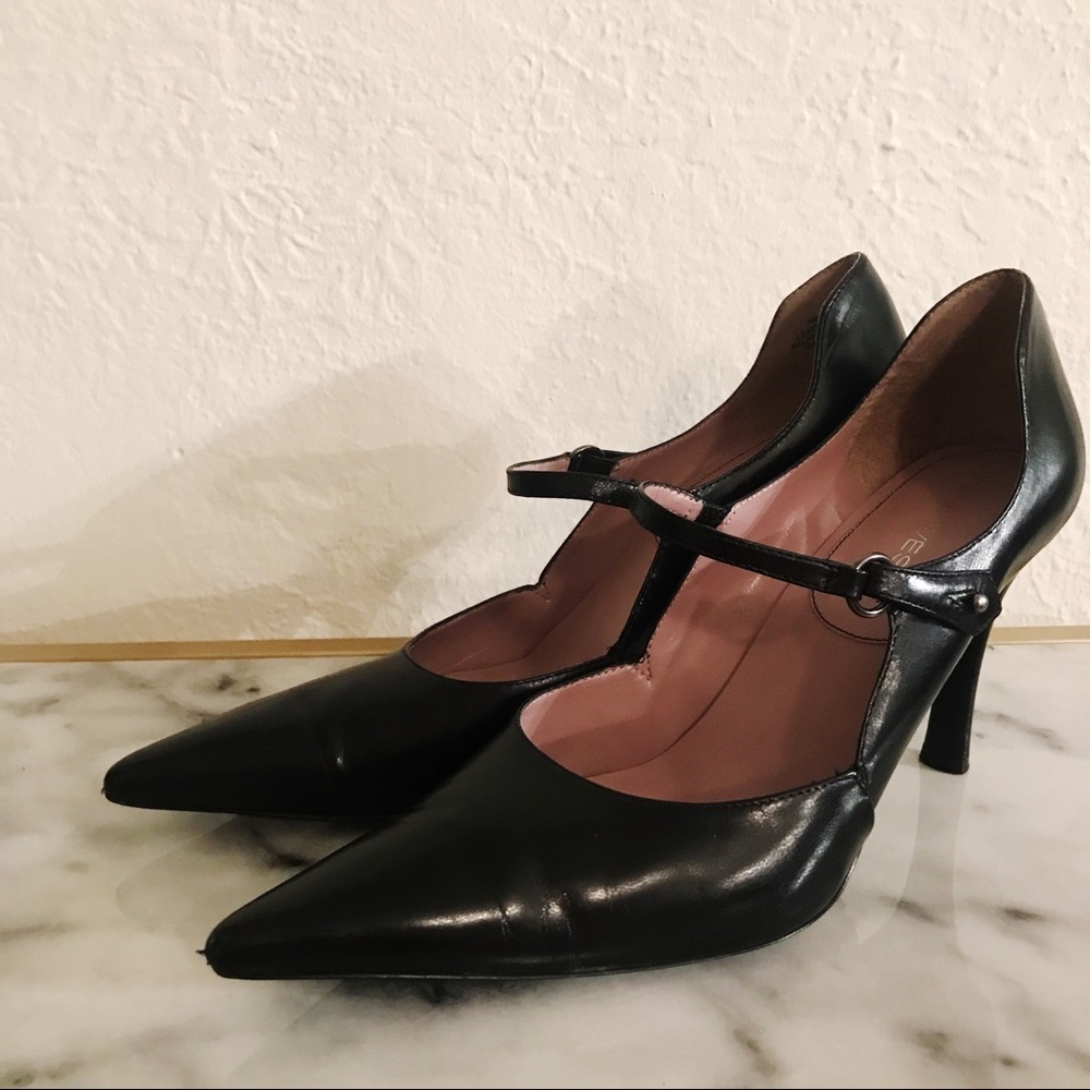 💥Exquisite Vintage Nine West Black Pumps with Gorgeous Strap Detail💥